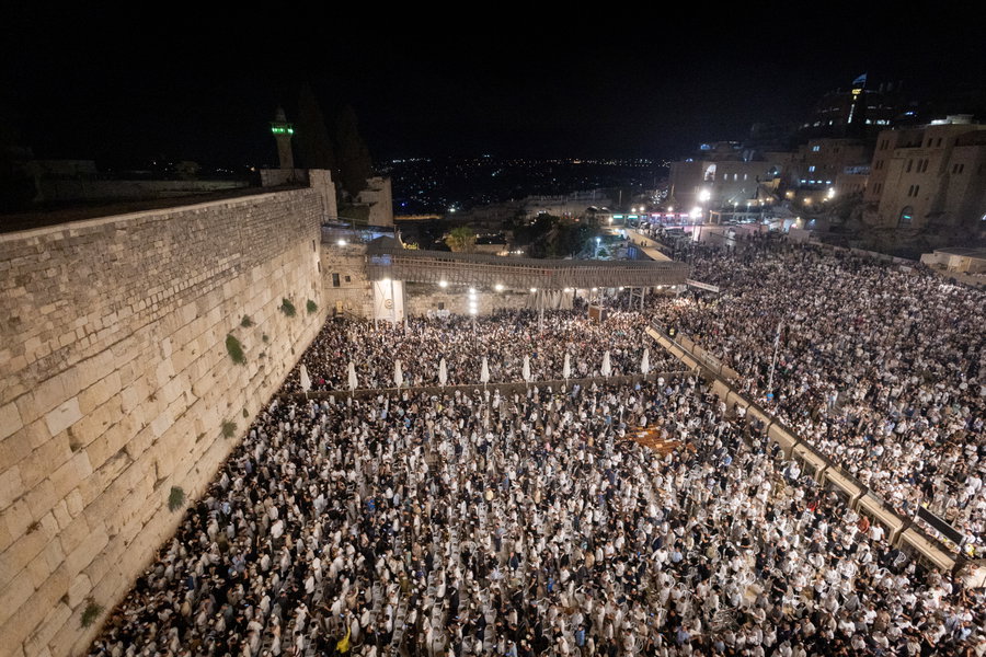 הסליחות הראשונות בכותל המערבי