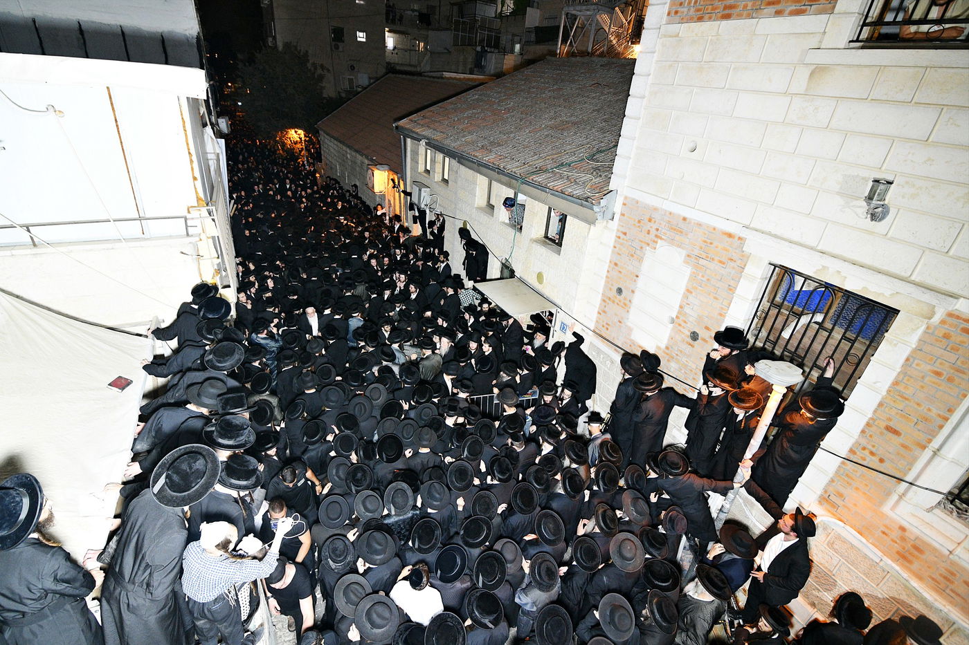 מסע הלויית האדמו"ר מקרעטשניף סיגעט זצ"ל