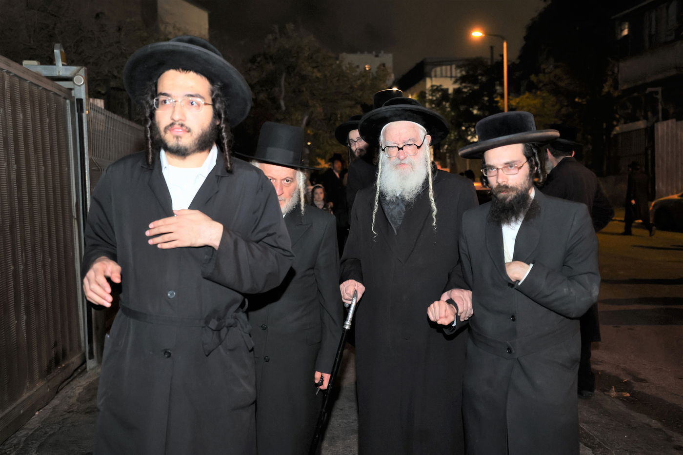 מסע הלויית האדמו"ר מקרעטשניף סיגעט זצ"ל