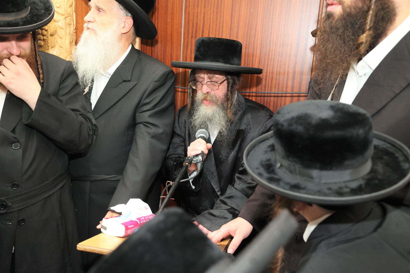 מסע הלויית האדמו"ר מקרעטשניף סיגעט זצ"ל