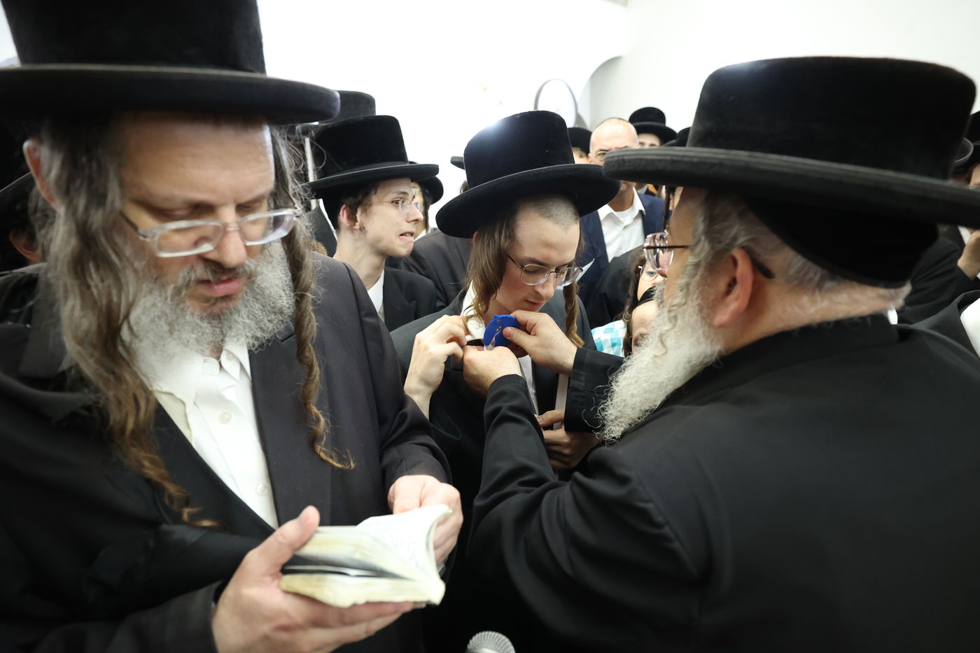 מסע הלויית האדמו"ר מקרעטשניף סיגעט זצ"ל