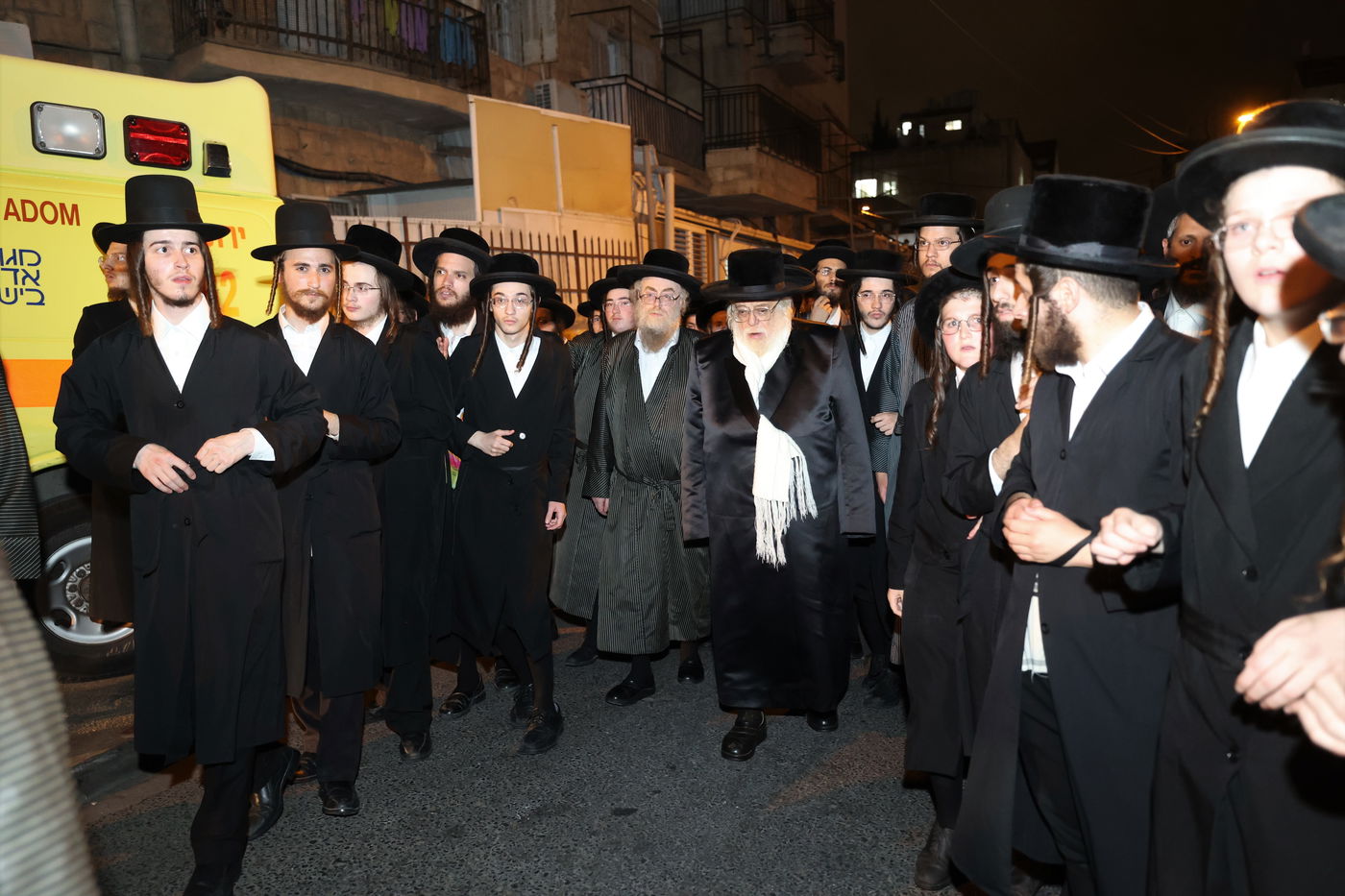 מסע הלויית האדמו"ר מקרעטשניף סיגעט זצ"ל