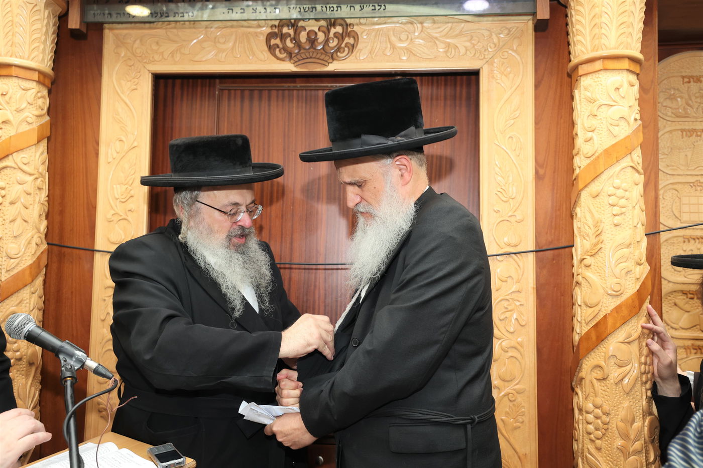 מסע הלויית האדמו"ר מקרעטשניף סיגעט זצ"ל