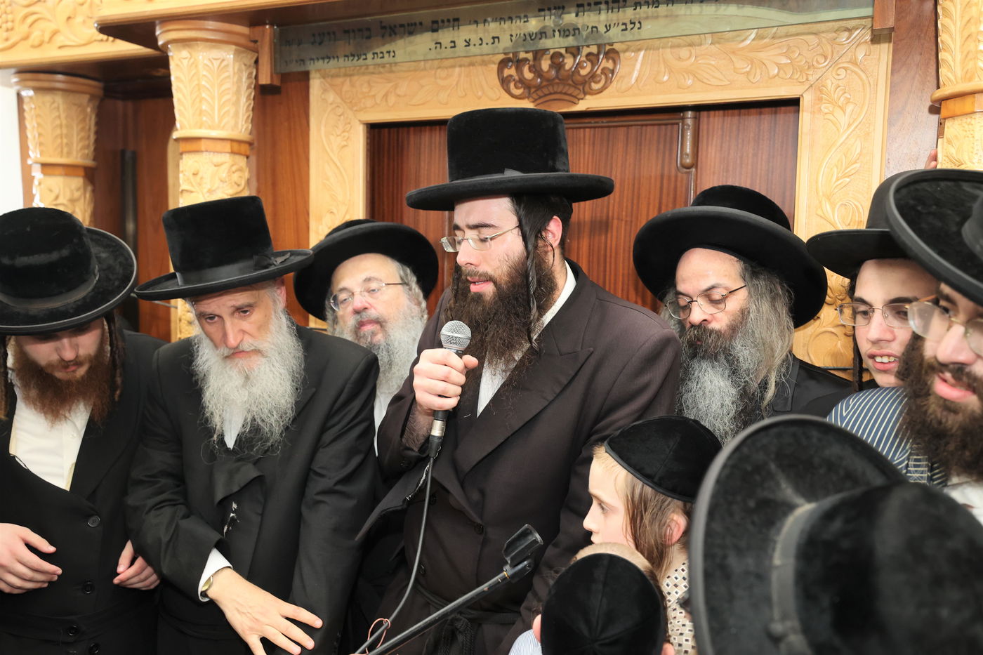 מסע הלויית האדמו"ר מקרעטשניף סיגעט זצ"ל