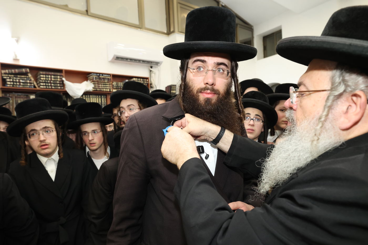 מסע הלויית האדמו"ר מקרעטשניף סיגעט זצ"ל