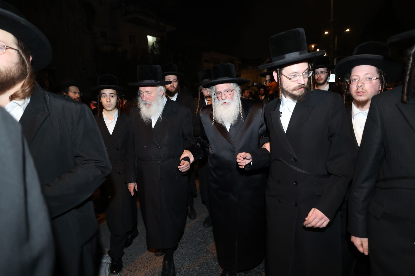 מסע הלויית האדמו"ר מקרעטשניף סיגעט זצ"ל