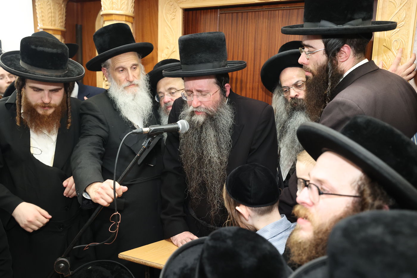 מסע הלויית האדמו"ר מקרעטשניף סיגעט זצ"ל