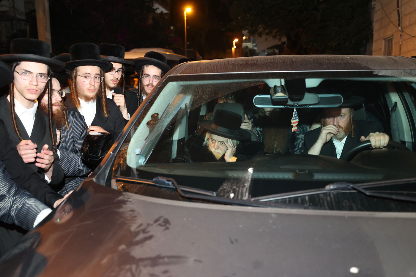 מסע הלויית האדמו"ר מקרעטשניף סיגעט זצ"ל