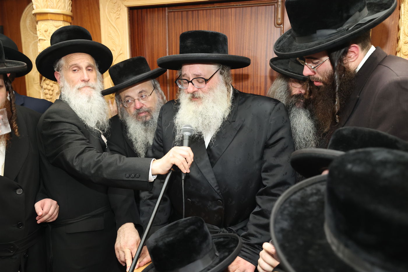 מסע הלויית האדמו"ר מקרעטשניף סיגעט זצ"ל