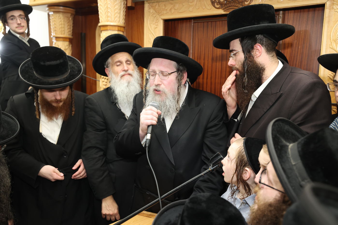 מסע הלויית האדמו"ר מקרעטשניף סיגעט זצ"ל