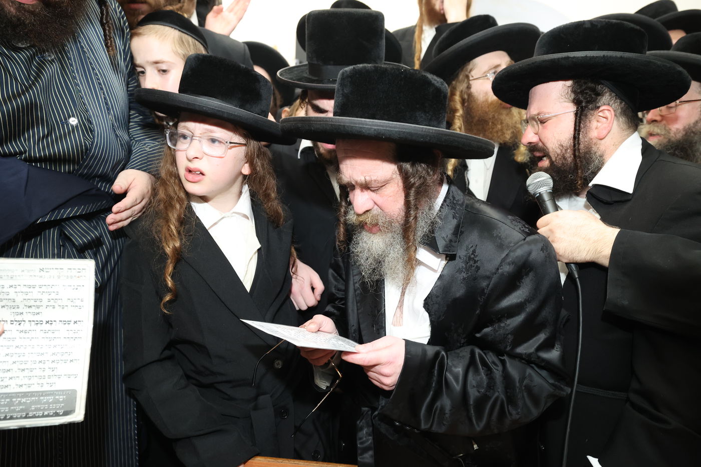 מסע הלויית האדמו"ר מקרעטשניף סיגעט זצ"ל