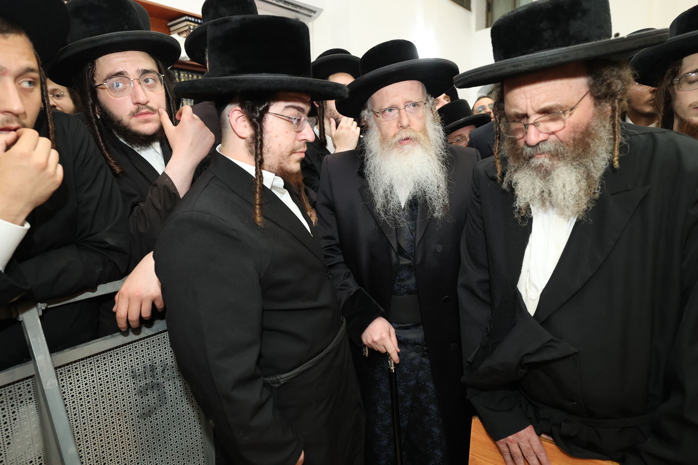 מסע הלויית האדמו"ר מקרעטשניף סיגעט זצ"ל