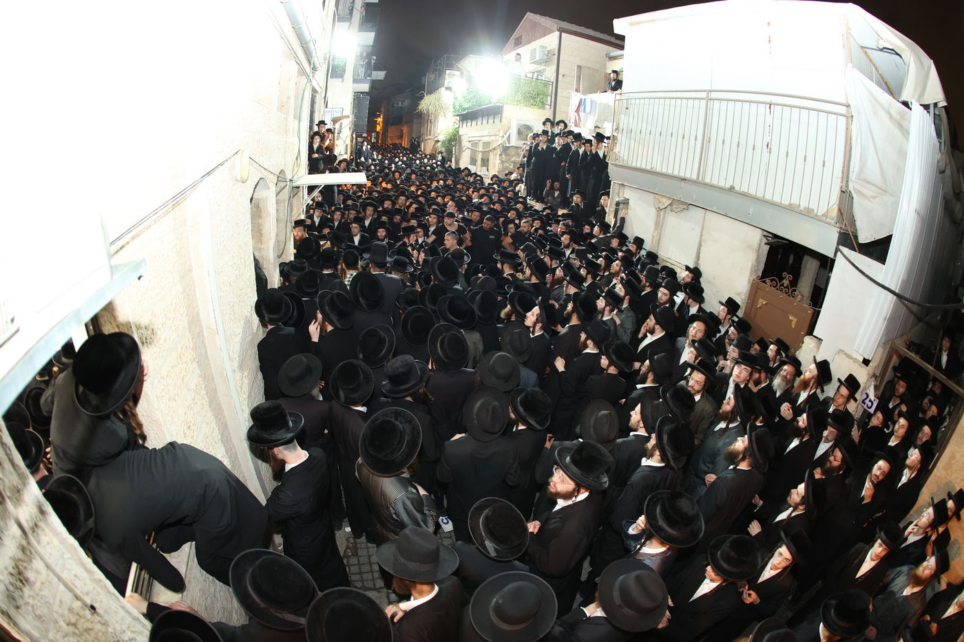 מסע הלויית האדמו"ר מקרעטשניף סיגעט זצ"ל