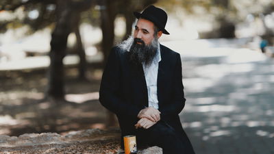 בנו של המוזיקאי הישראלי המוכר בסינגל אלולי חדש: "לעולם"