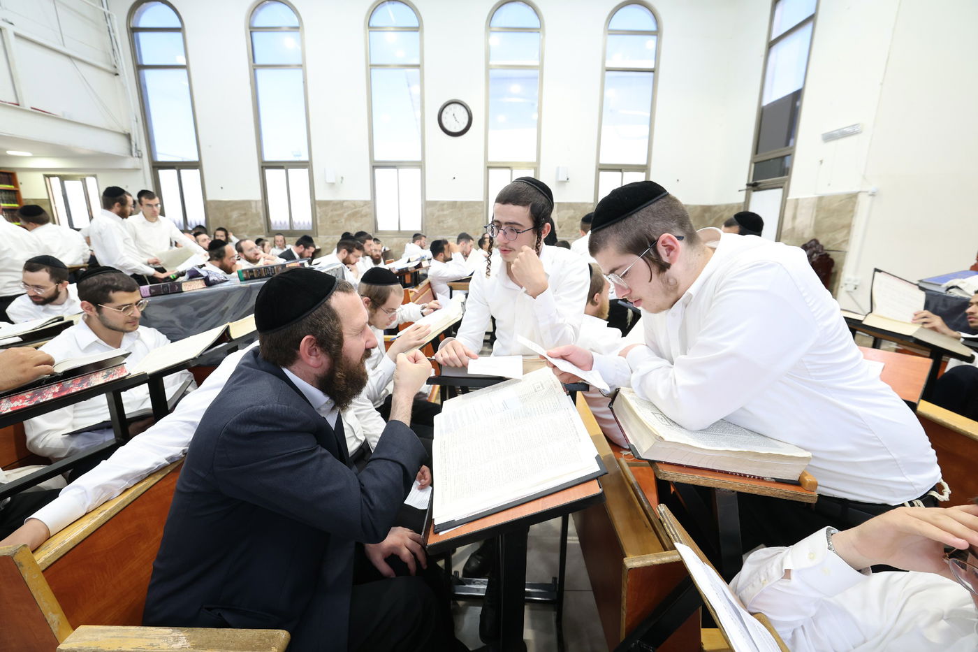 הגאון רבי משה שטרנבוך בפתיחת הזמן