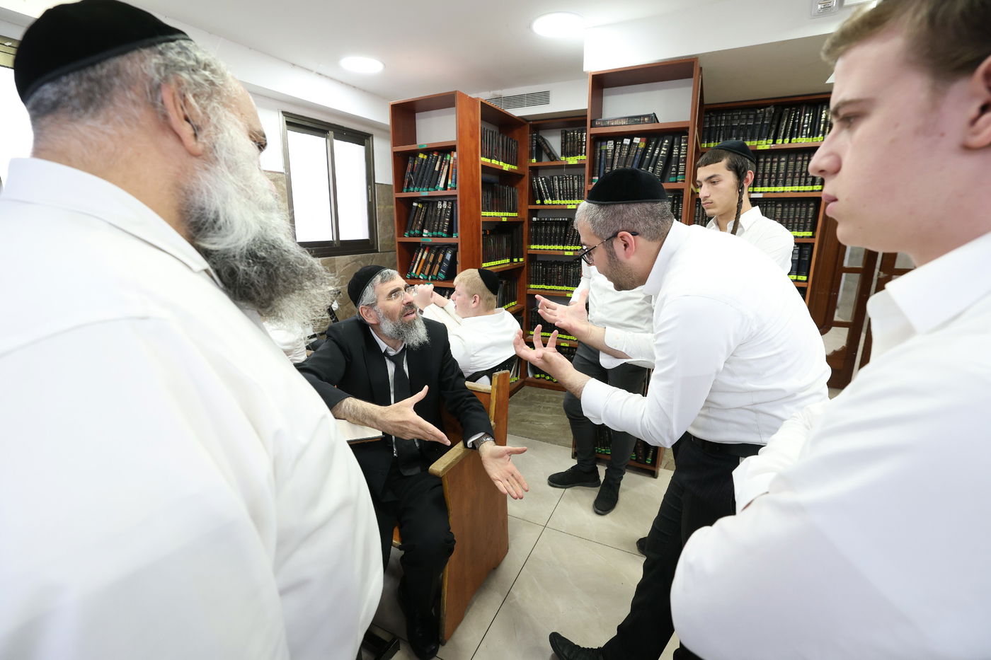 הגאון רבי משה שטרנבוך בפתיחת הזמן