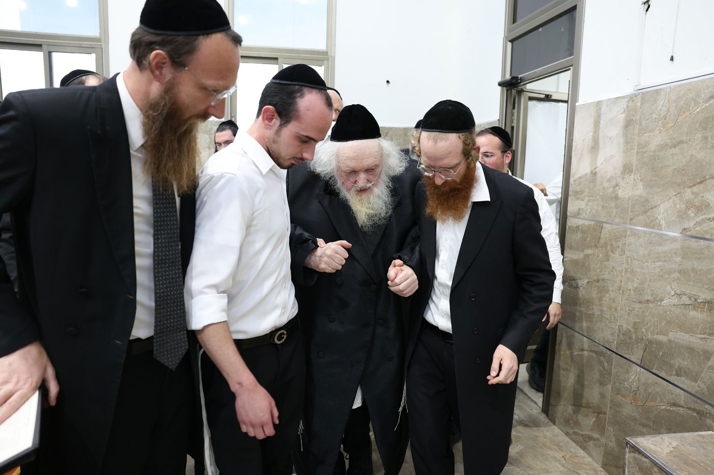 הגאון רבי משה שטרנבוך בפתיחת הזמן