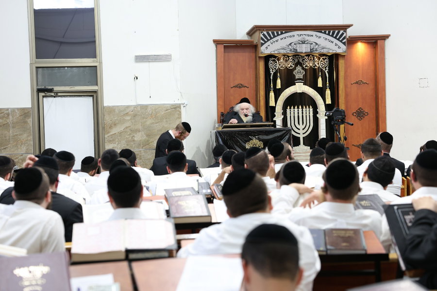 הגאון רבי משה שטרנבוך בפתיחת הזמן