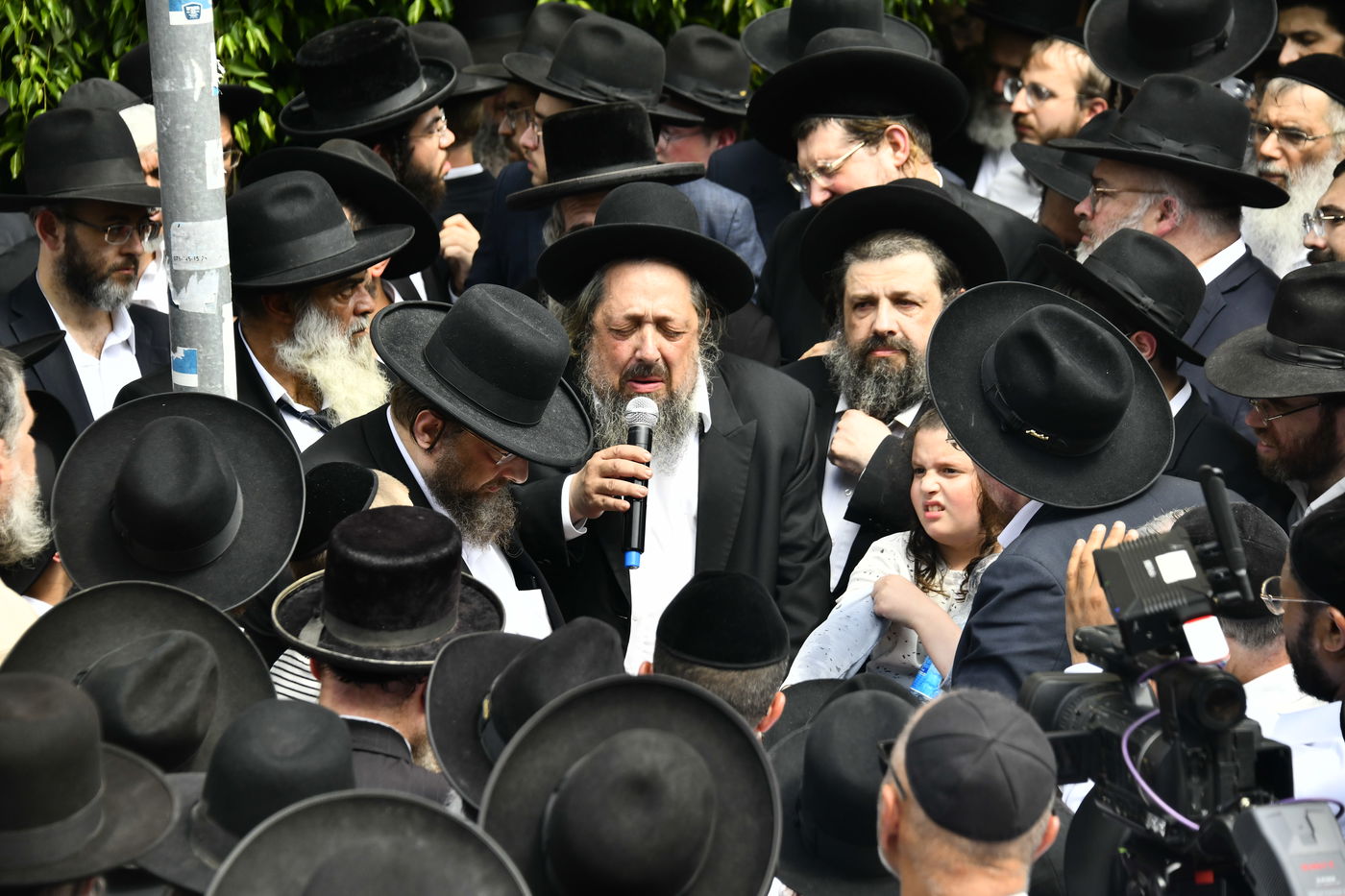 מסע הלוויית המקובל הגה"צ רבי דוד חיים שטרן זצ"ל