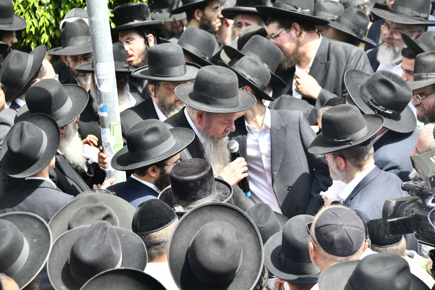 מסע הלוויית המקובל הגה"צ רבי דוד חיים שטרן זצ"ל