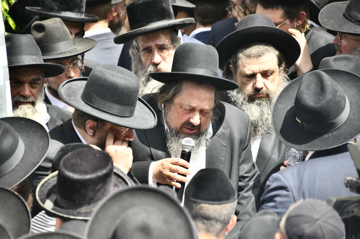 מסע הלוויית המקובל הגה"צ רבי דוד חיים שטרן זצ"ל