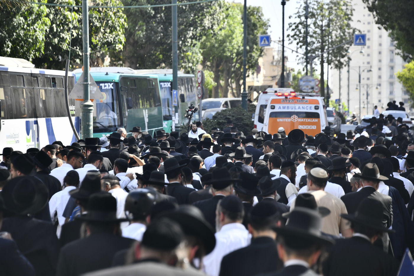 מסע הלוויית המקובל הגה"צ רבי דוד חיים שטרן זצ"ל