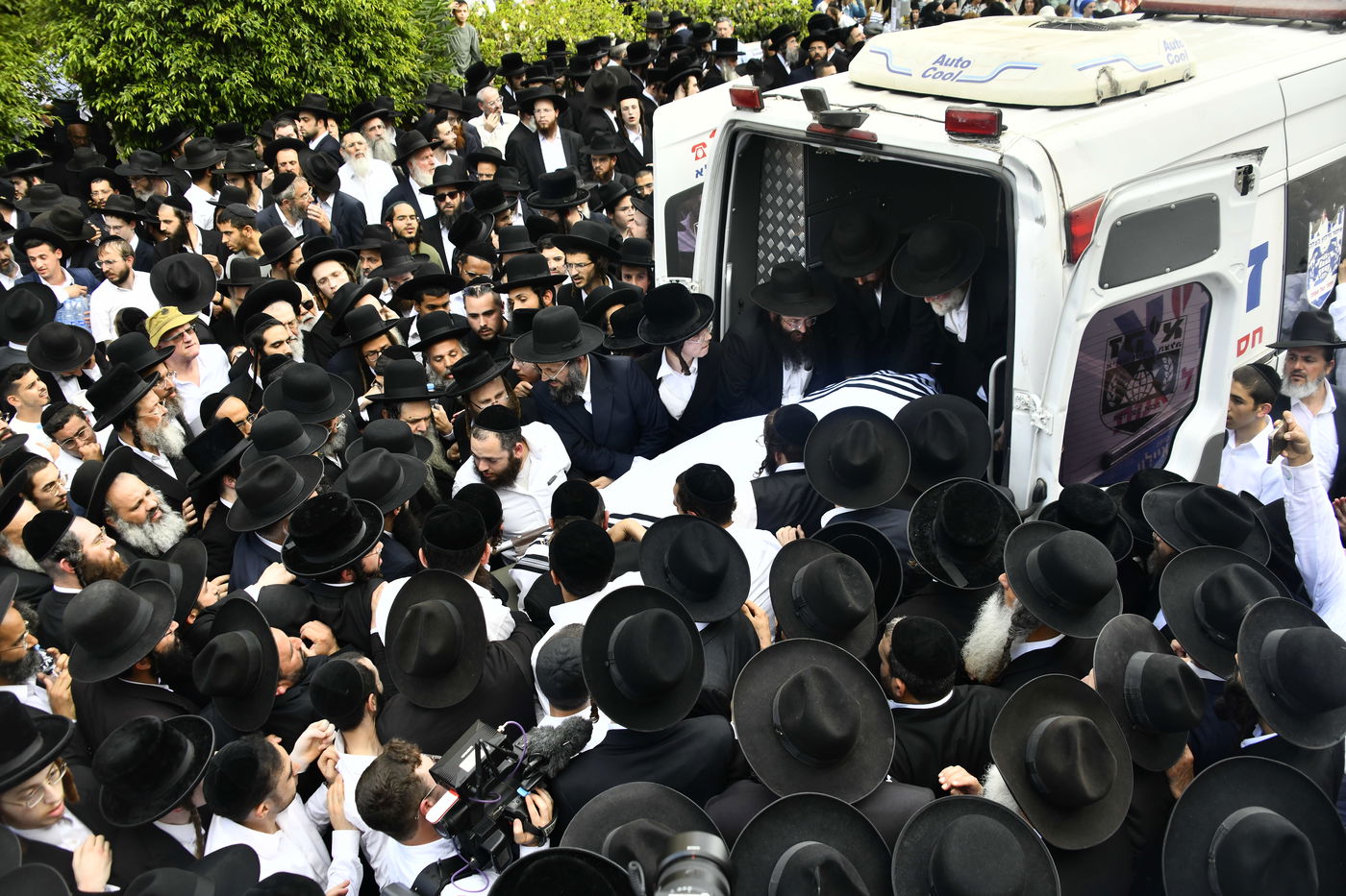 מסע הלוויית המקובל הגה"צ רבי דוד חיים שטרן זצ"ל