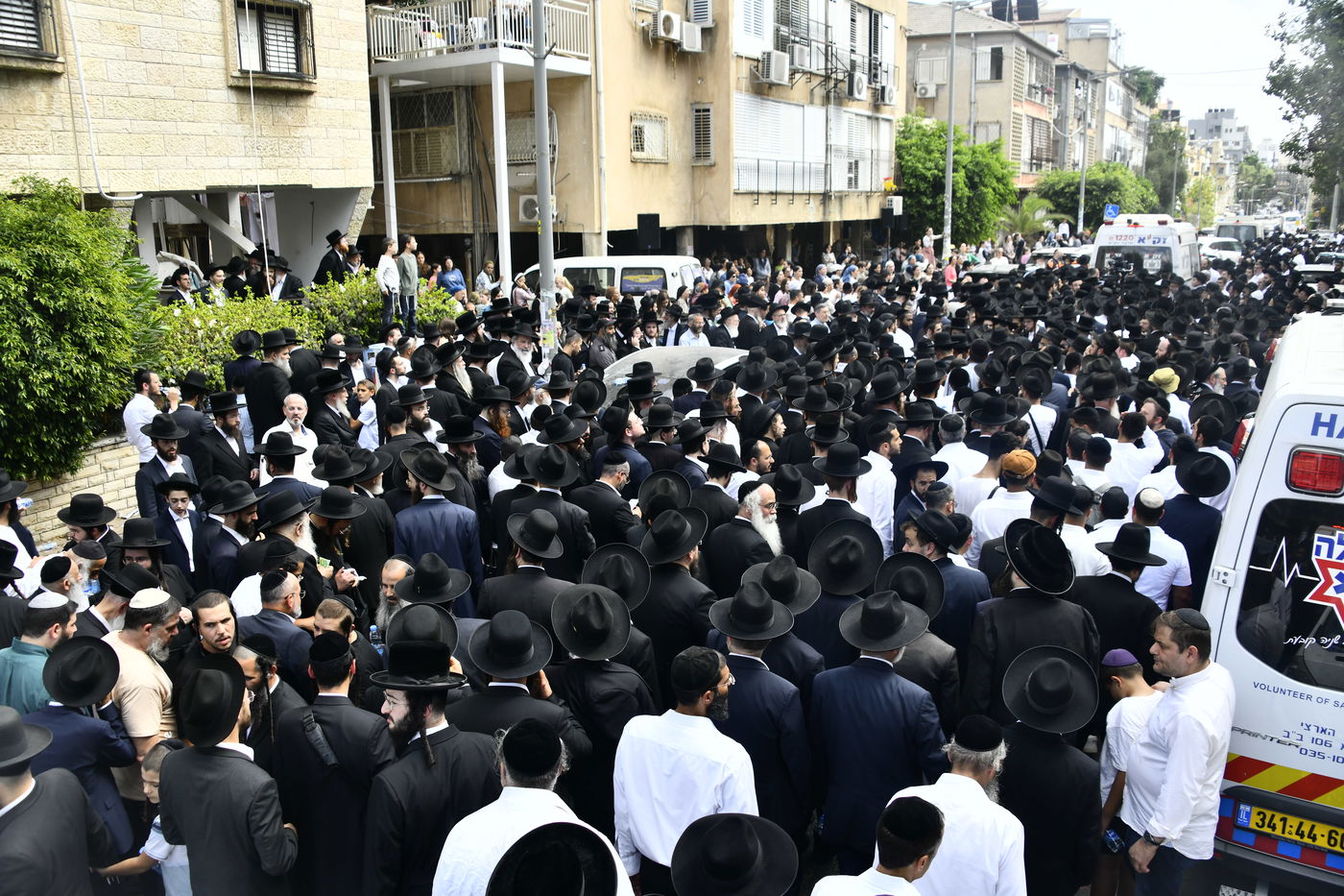 מסע הלוויית המקובל הגה"צ רבי דוד חיים שטרן זצ"ל