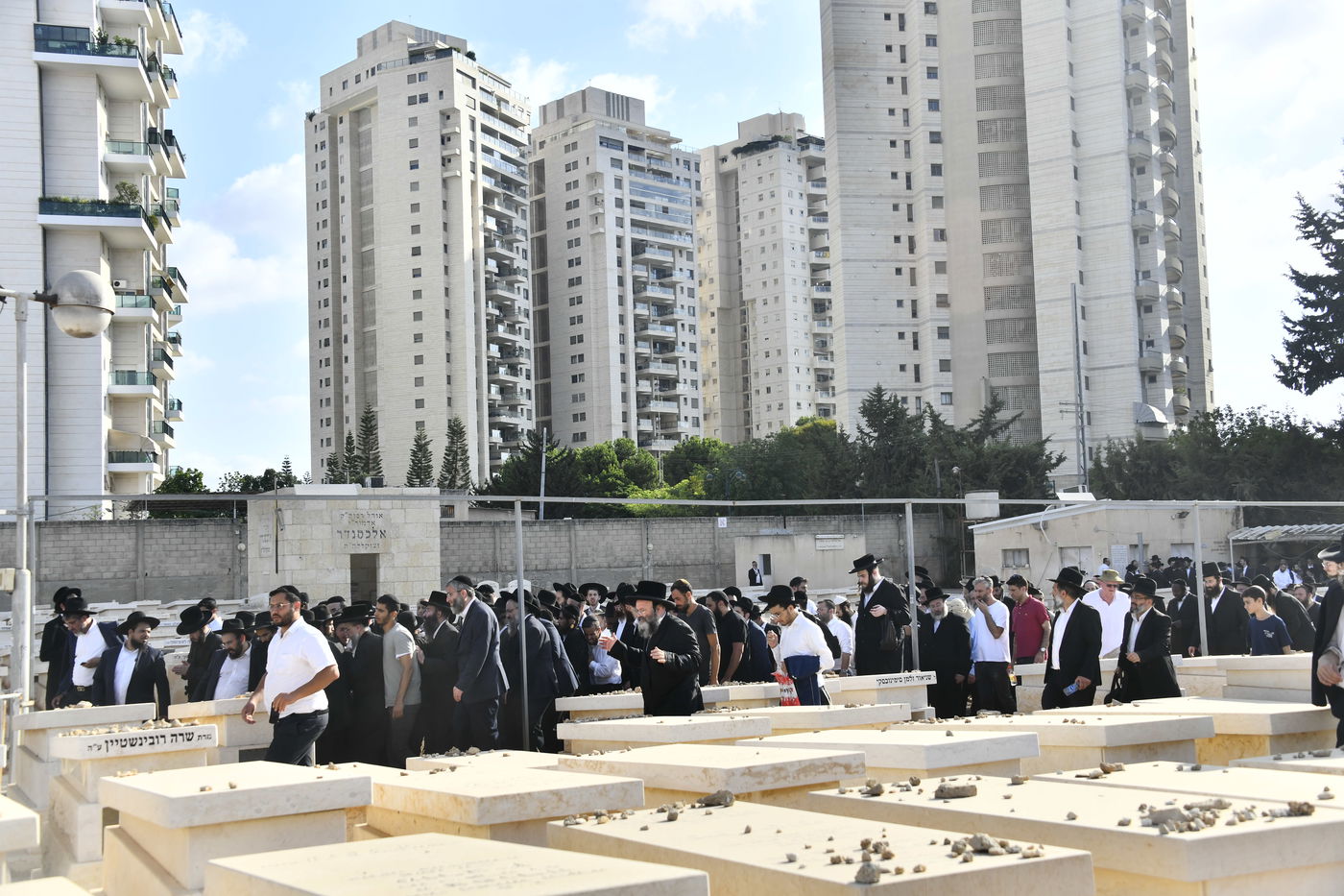 מסע הלוויית המקובל הגה"צ רבי דוד חיים שטרן זצ"ל