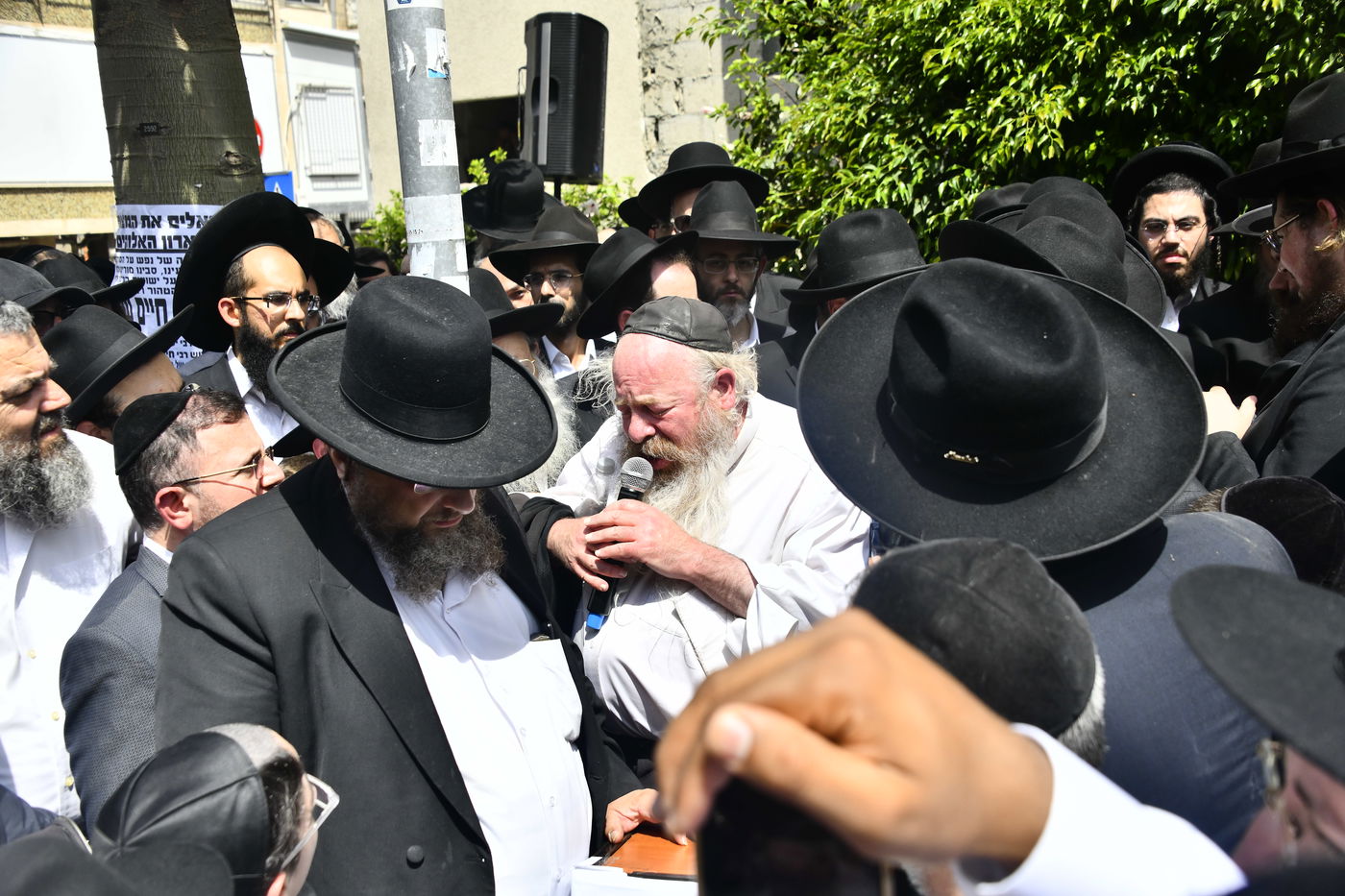 מסע הלוויית המקובל הגה"צ רבי דוד חיים שטרן זצ"ל