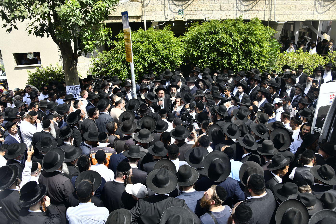 מסע הלוויית המקובל הגה"צ רבי דוד חיים שטרן זצ"ל