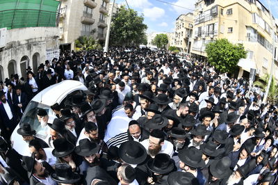 מסע הלוויית המקובל הגה"צ רבי דוד חיים שטרן זצ"ל