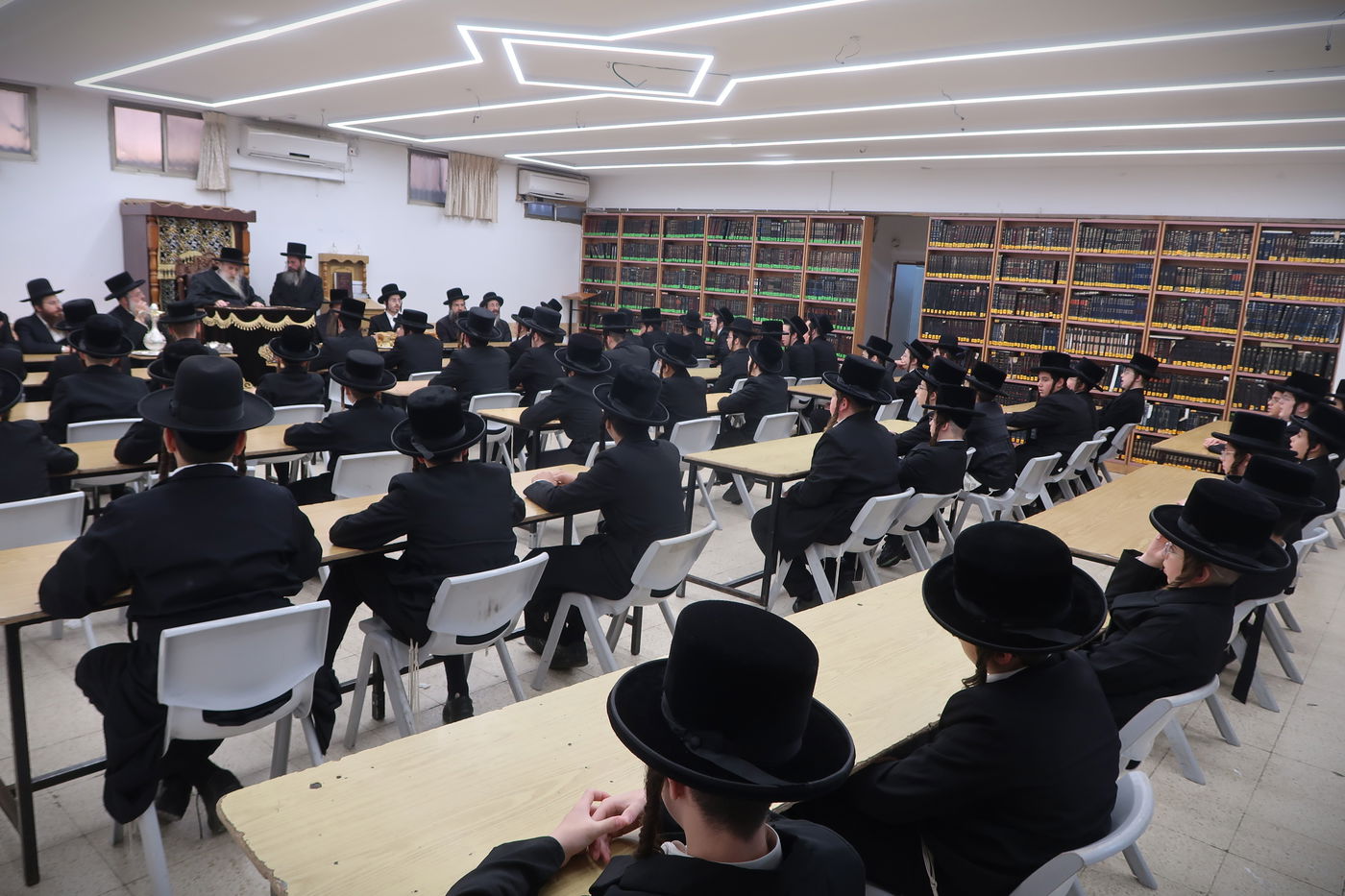 פתיחת הזמן בישיבת ובכולל טשארנאביל באשדוד