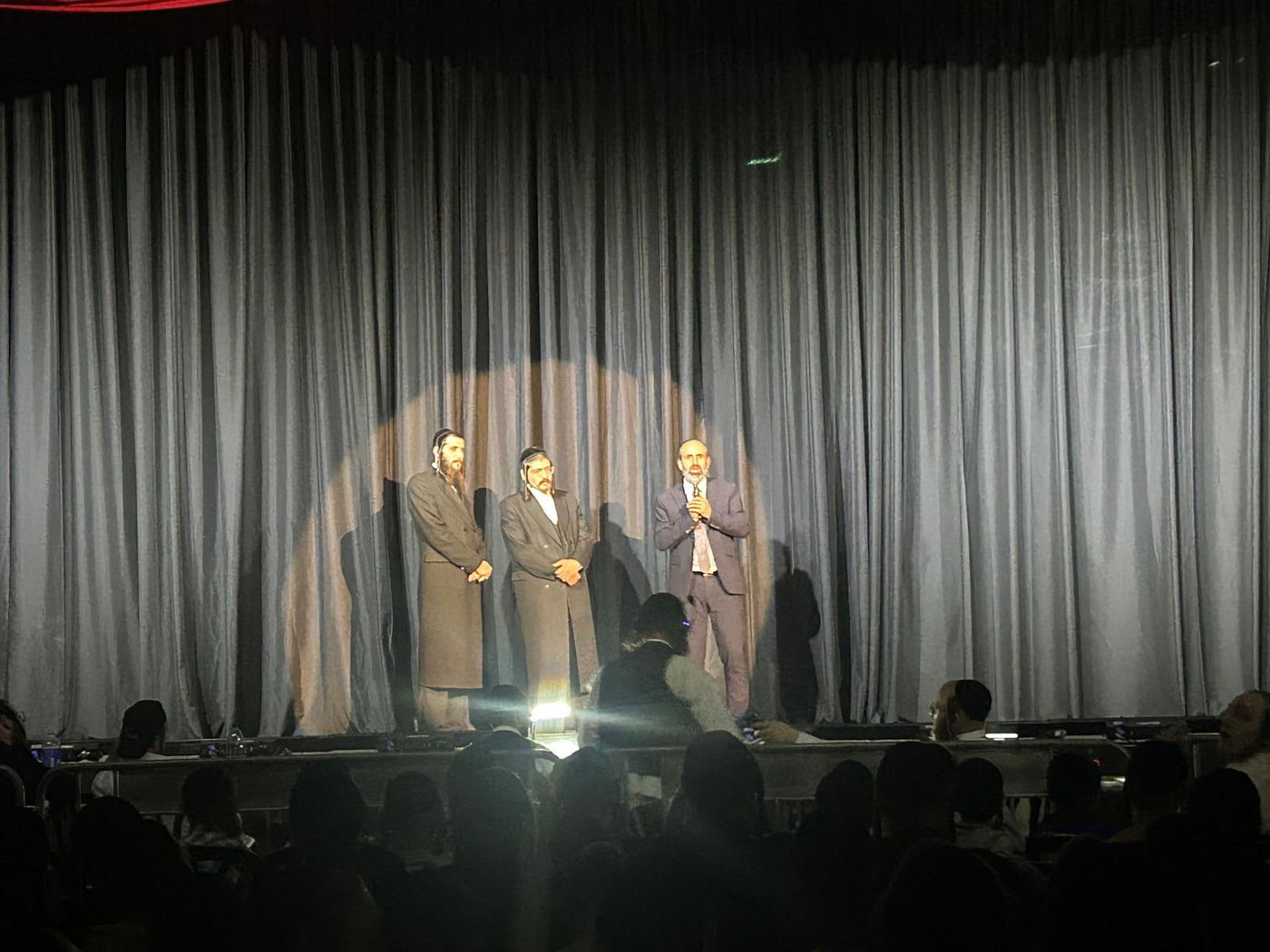 הצגת הענק באידיש - 'דער אידישע שפיל: זיידי - מאחורי הקלעים