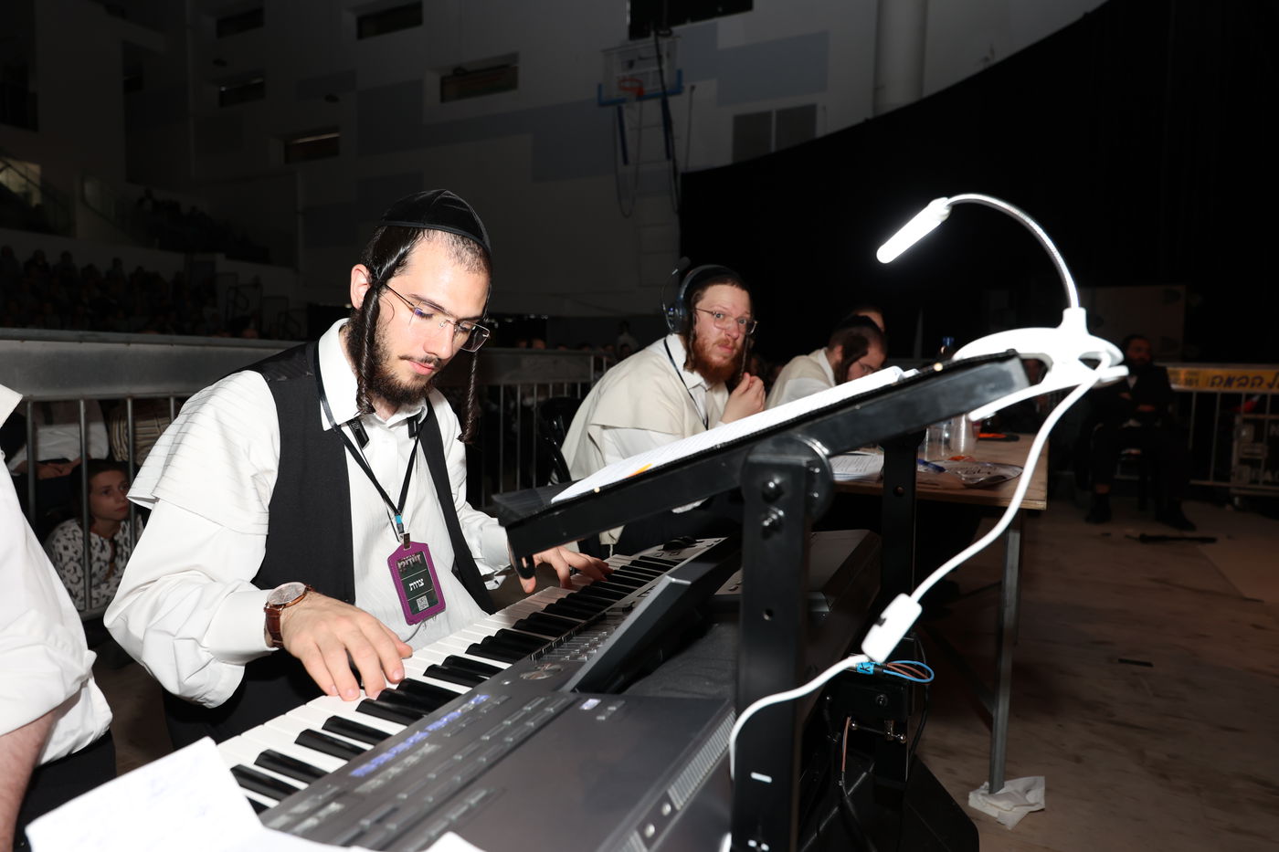 הצגת הענק באידיש -  'דער אידישע שפיל: זיידי - מאחורי הקלעים