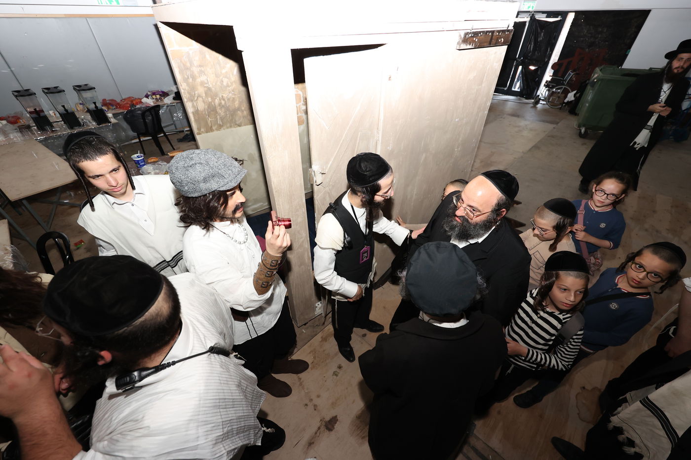 הצגת הענק באידיש -  'דער אידישע שפיל: זיידי - מאחורי הקלעים