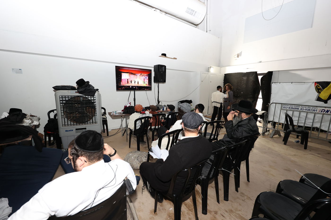 הצגת הענק באידיש -  'דער אידישע שפיל: זיידי - מאחורי הקלעים