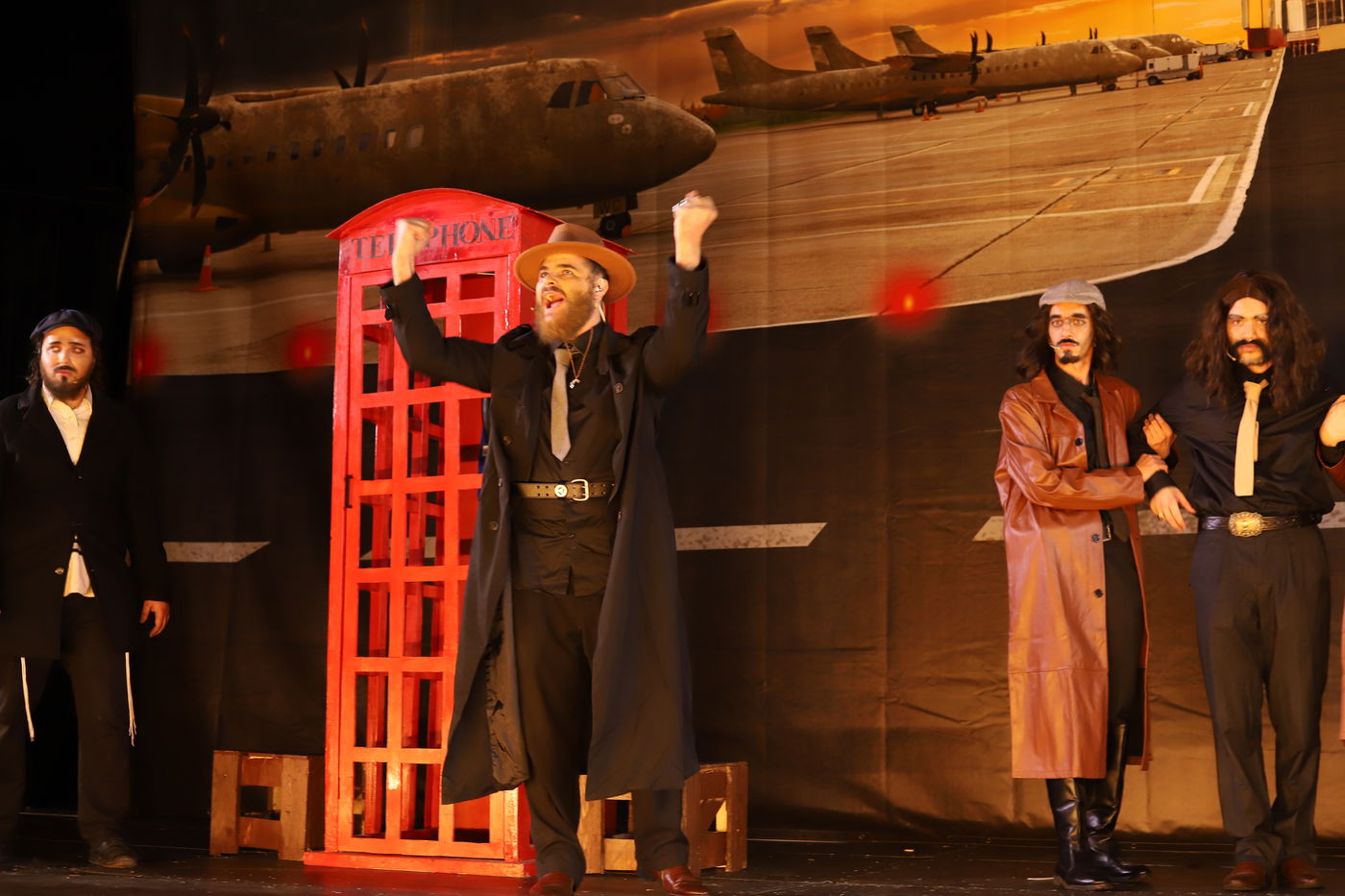 הצגת הענק באידיש - 'דער אידישע שפיל: זיידי