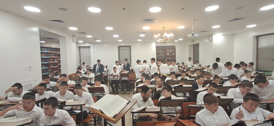 התלמידים בחדוות התורה