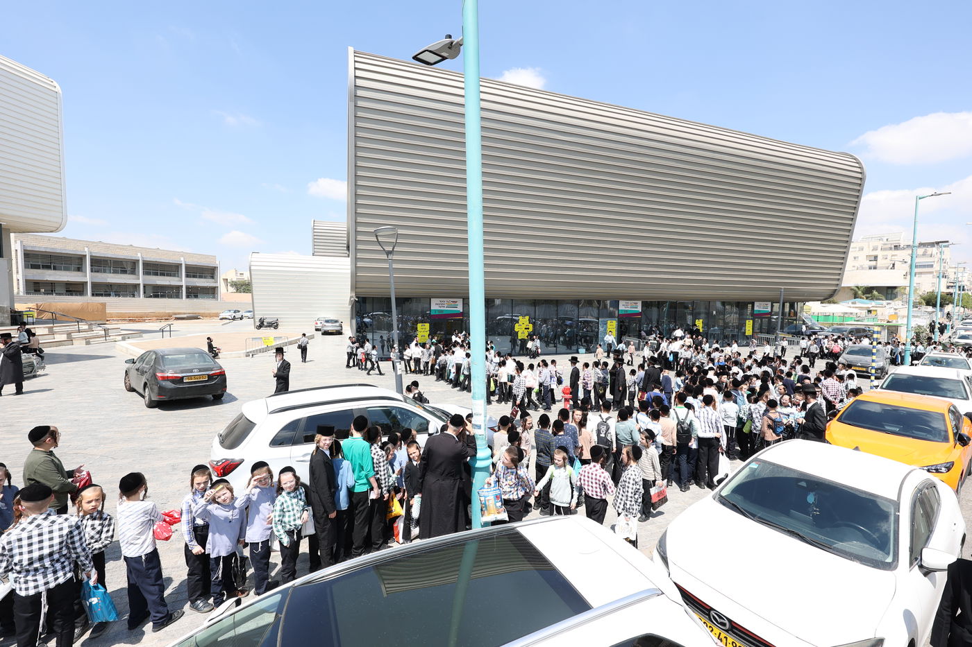 הצגת הענק באידיש - 'דער אידישע שפיל: זיידי