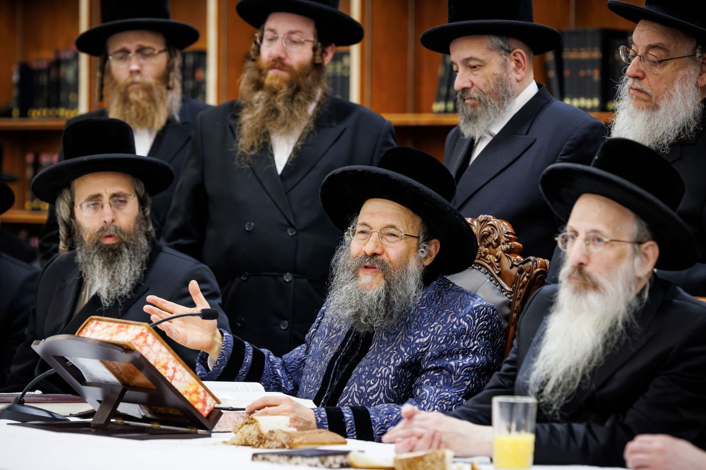 ר"ח אלול בצל האדמו"ר מבאבוב 45