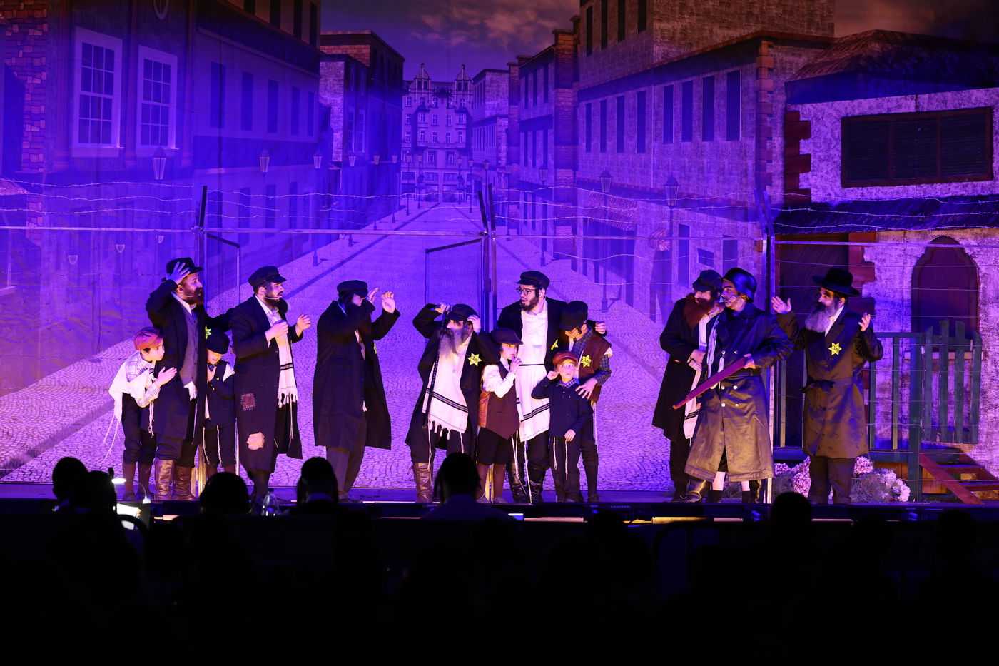 הצגת הענק באידיש - 'דער אידישע שפיל: זיידי