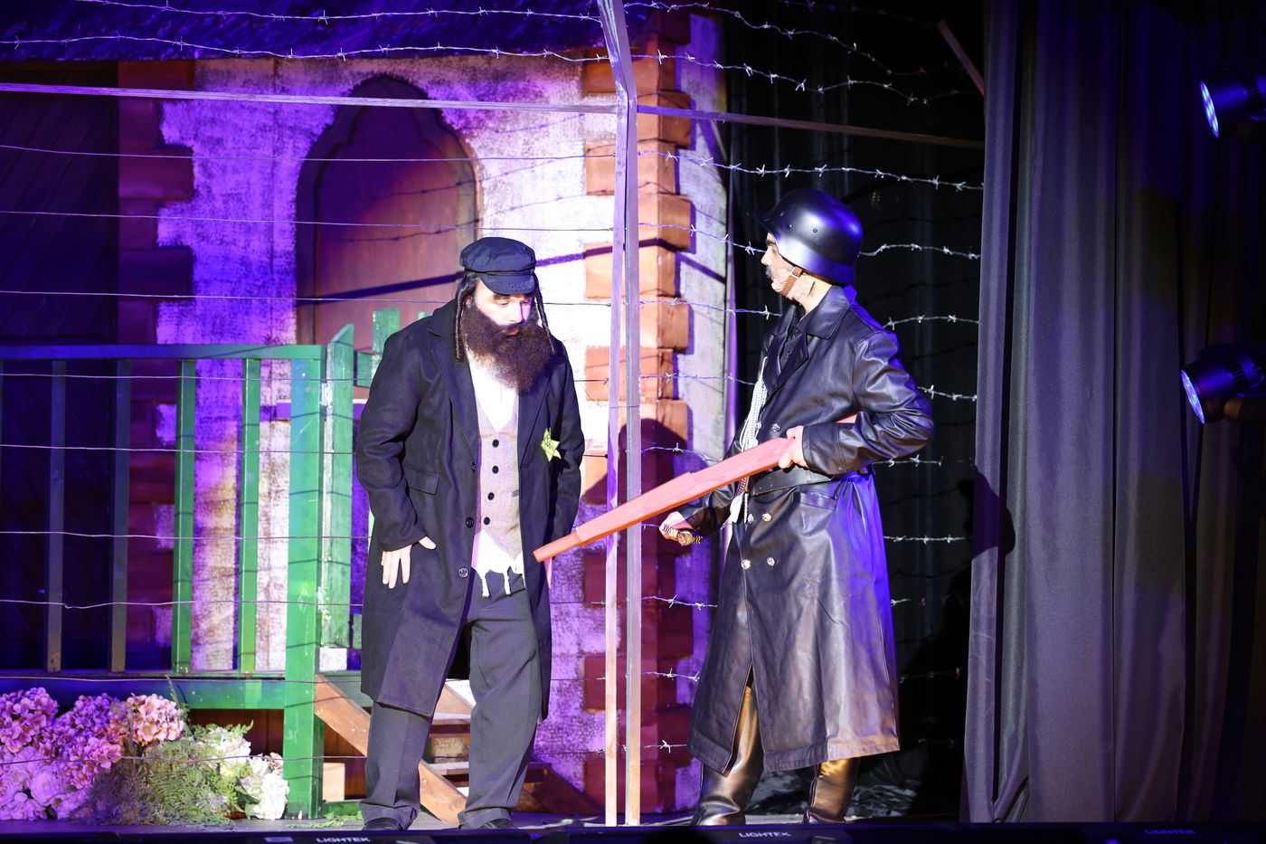 הצגת הענק באידיש - 'דער אידישע שפיל: זיידי