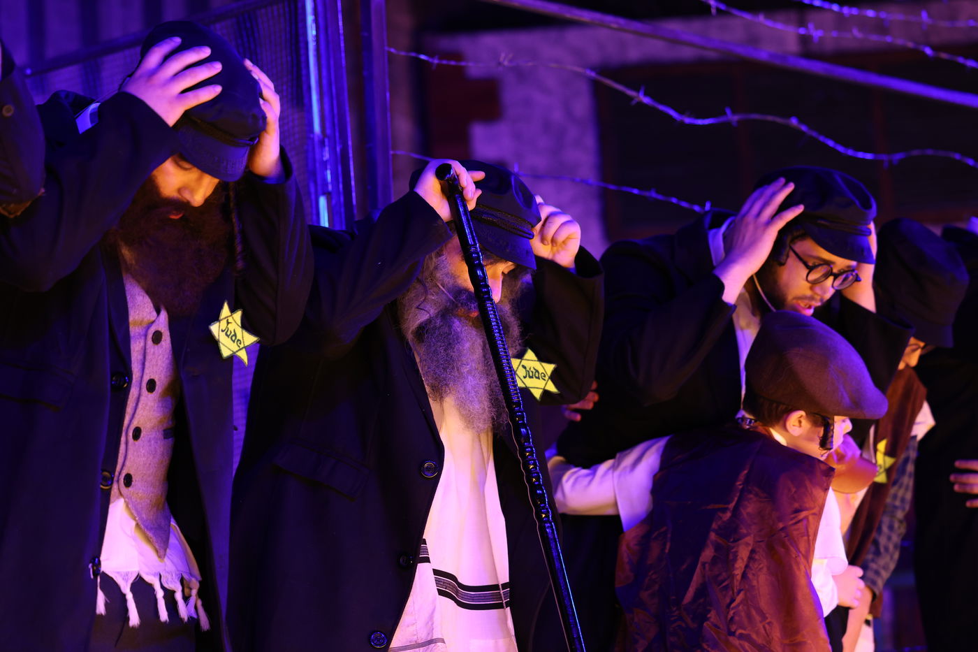 הצגת הענק באידיש - 'דער אידישע שפיל: זיידי