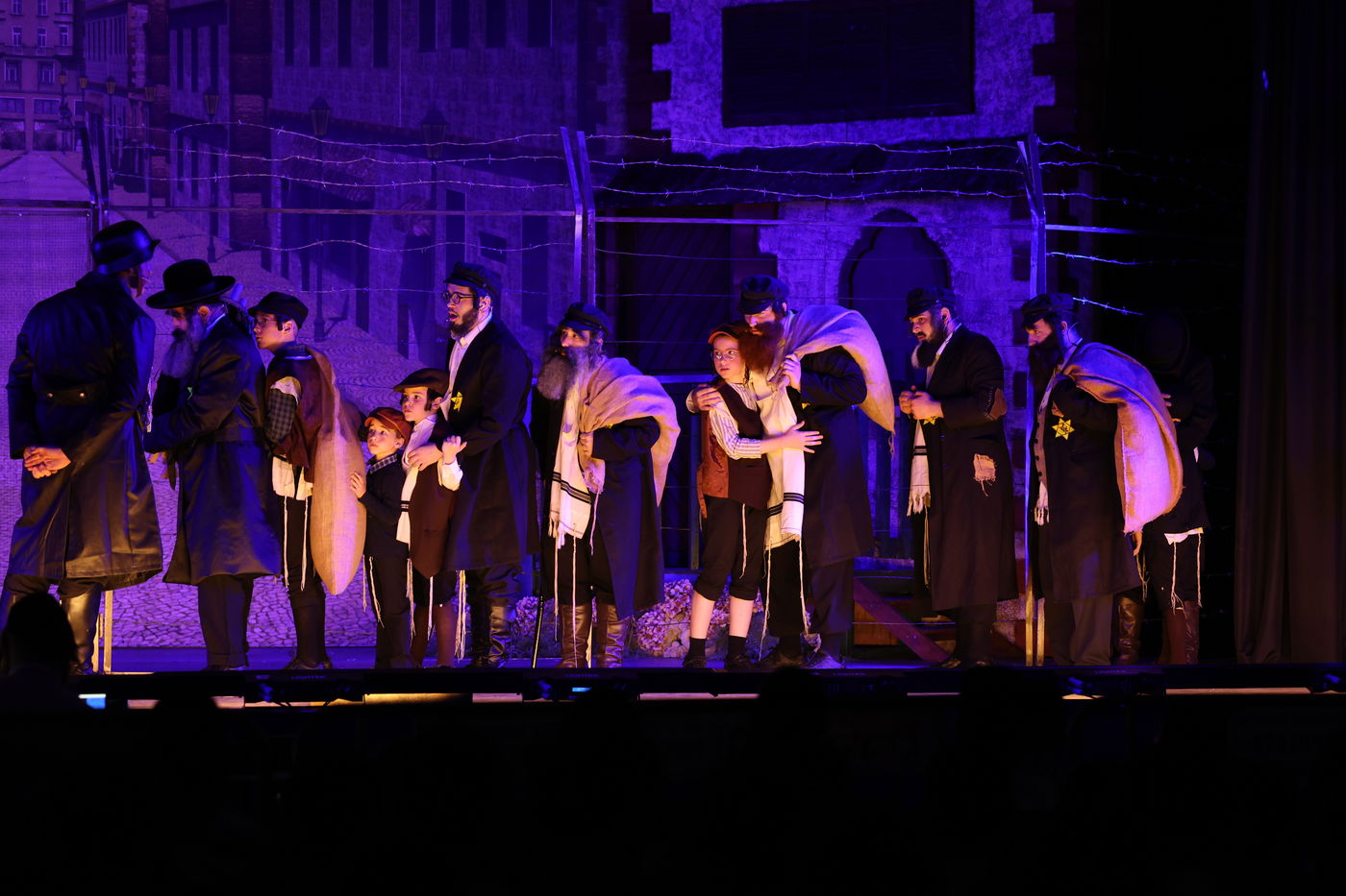 הצגת הענק באידיש - 'דער אידישע שפיל: זיידי