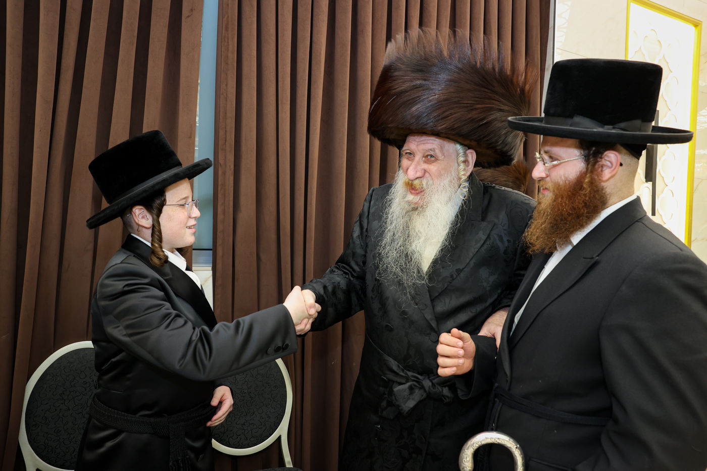 שמחת בר המצווה לנכד האדמו"ר מטשארנאביל