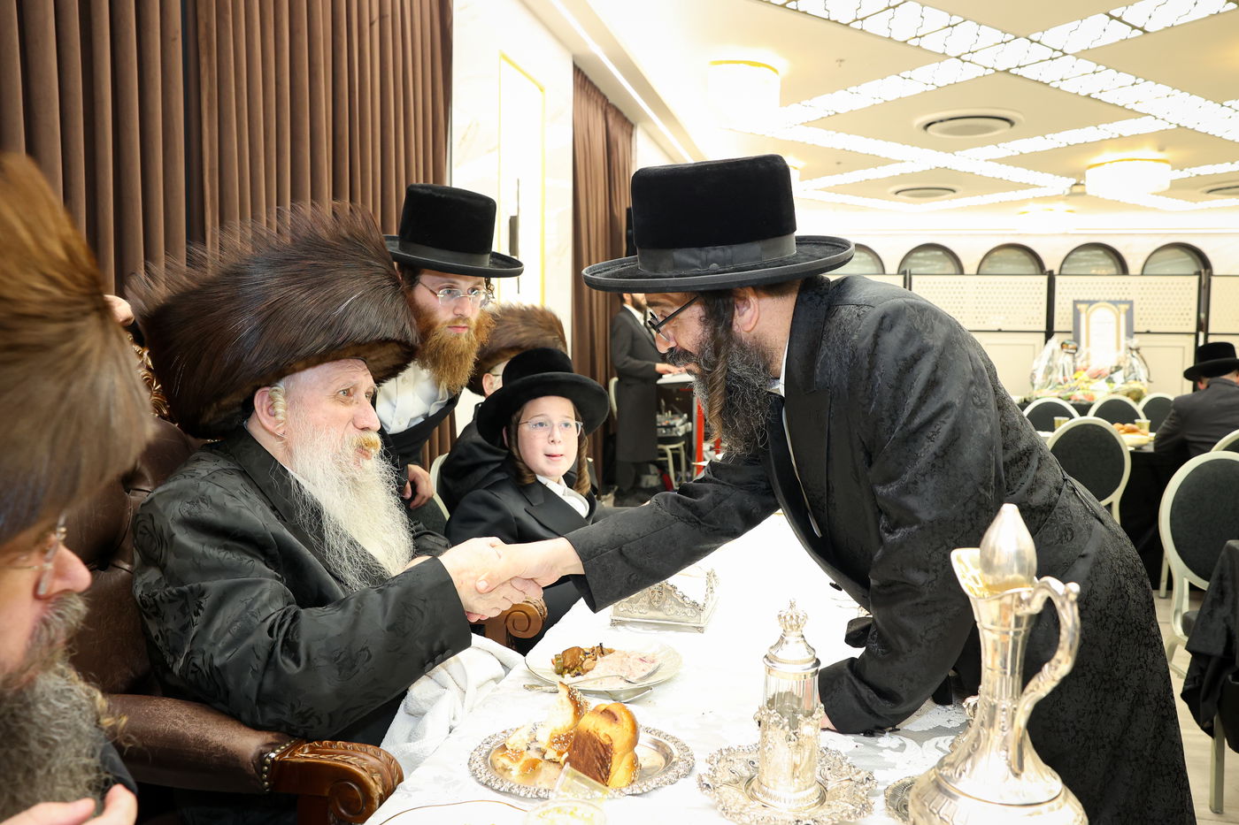 שמחת בר המצווה לנכד האדמו"ר מטשארנאביל