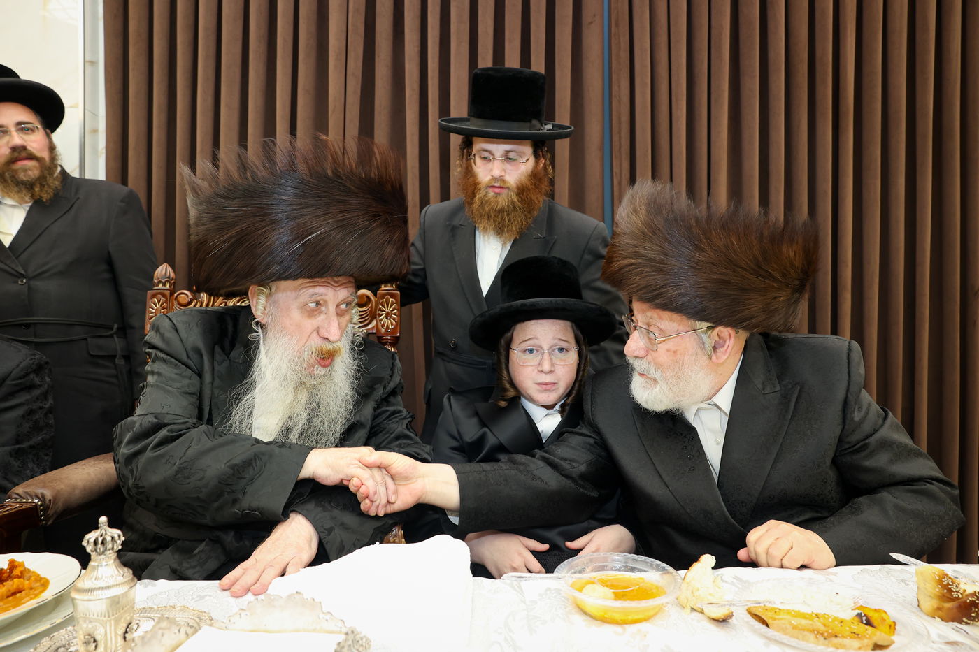 שמחת בר המצווה לנכד האדמו"ר מטשארנאביל