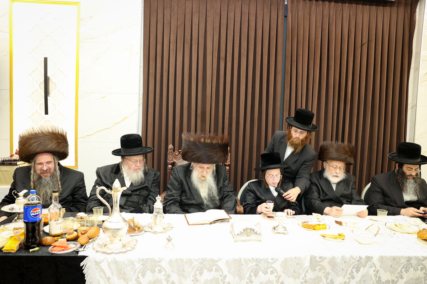 שמחת בר המצווה לנכד האדמו"ר מטשארנאביל