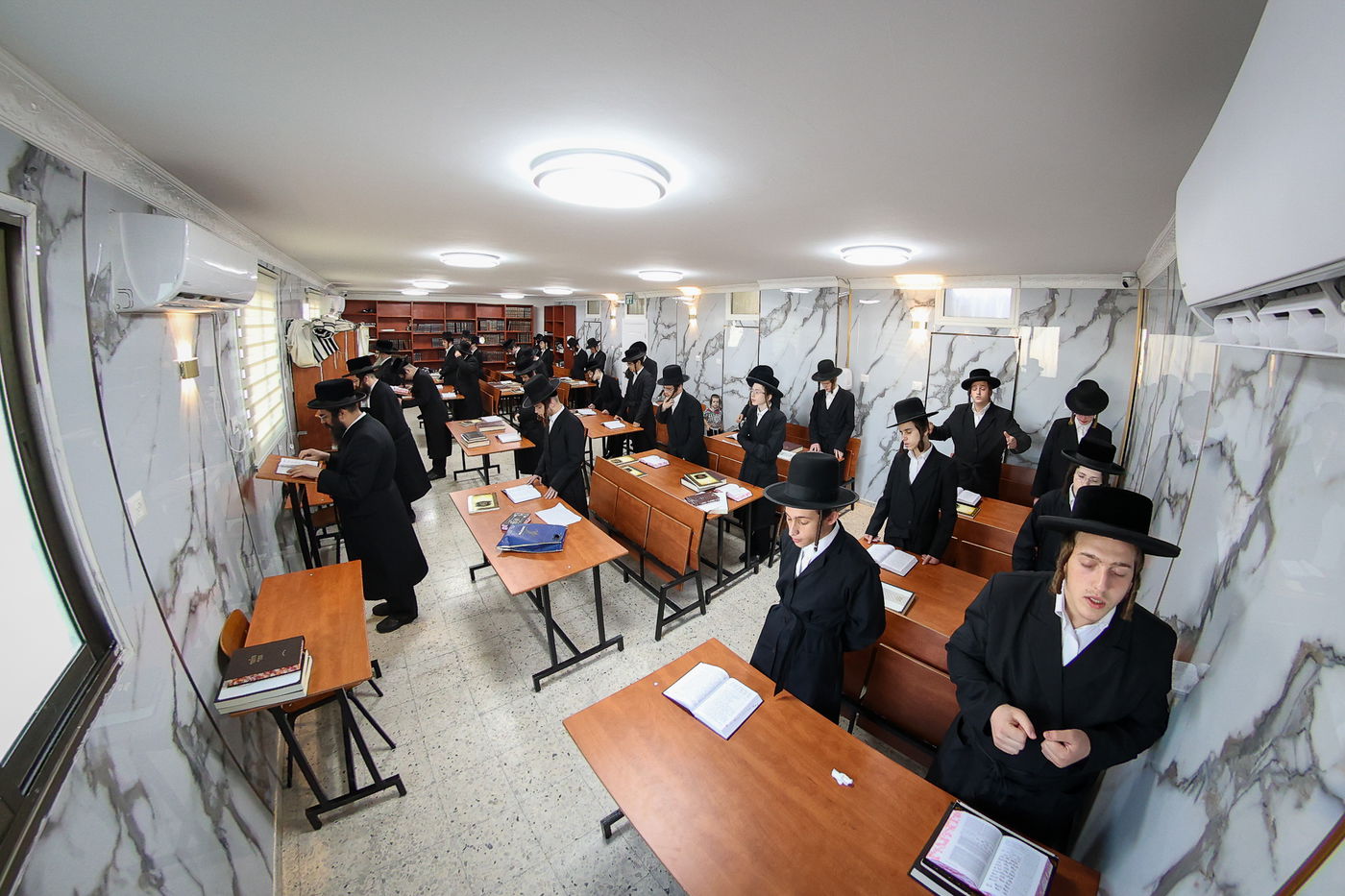 פתיחת הזמן בישיבת מהרי"ט בבני ברק